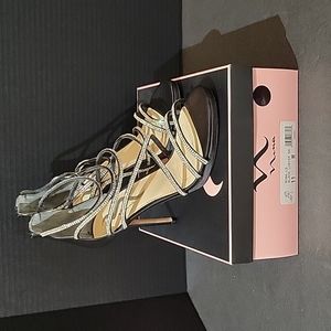 NIB Nina Black Satin & Rhinestone Stiletto Platform Heels